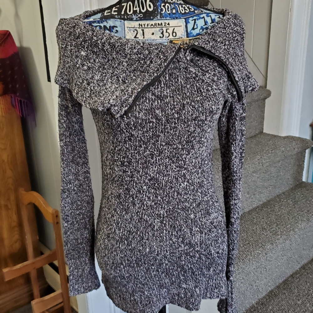 GLIMMER BY J.J. BASICS~ GRAY LONG SWEATER WITH FOLD OVER COLLAR & ZIPPER!